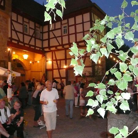 Weingut Gaestehaus Weigand Ипхофен Екстериор снимка