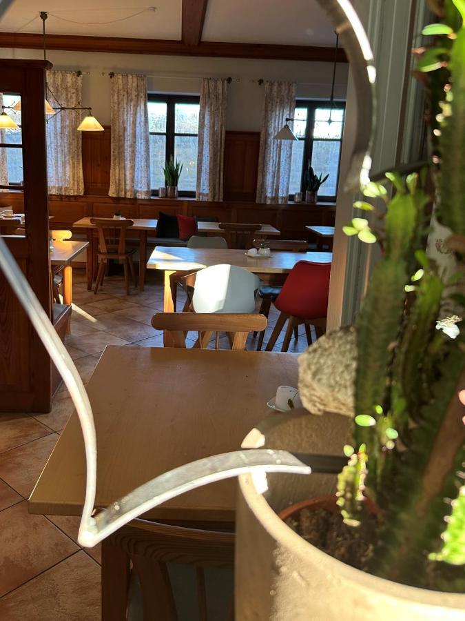 Weingut Gaestehaus Weigand Ипхофен Екстериор снимка