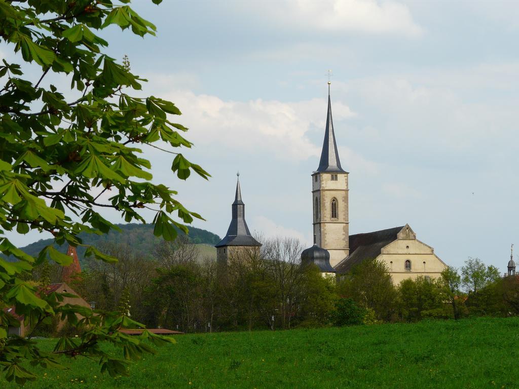 Weingut Gaestehaus Weigand Ипхофен Екстериор снимка